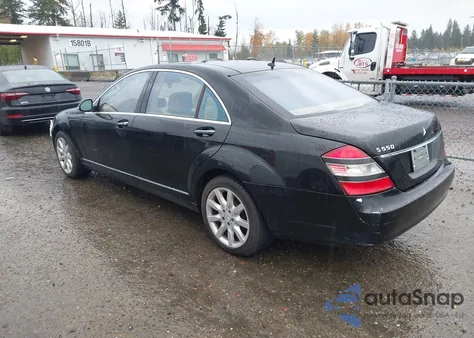 2007 Mercedes-Benz S 550 z USA, uszkodzony, nr VIN WDDNG71X67A092053